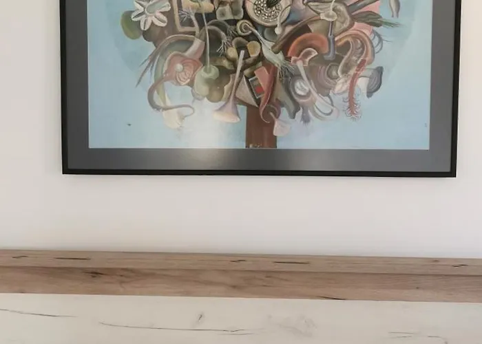 Iancina House & Art Gallery *